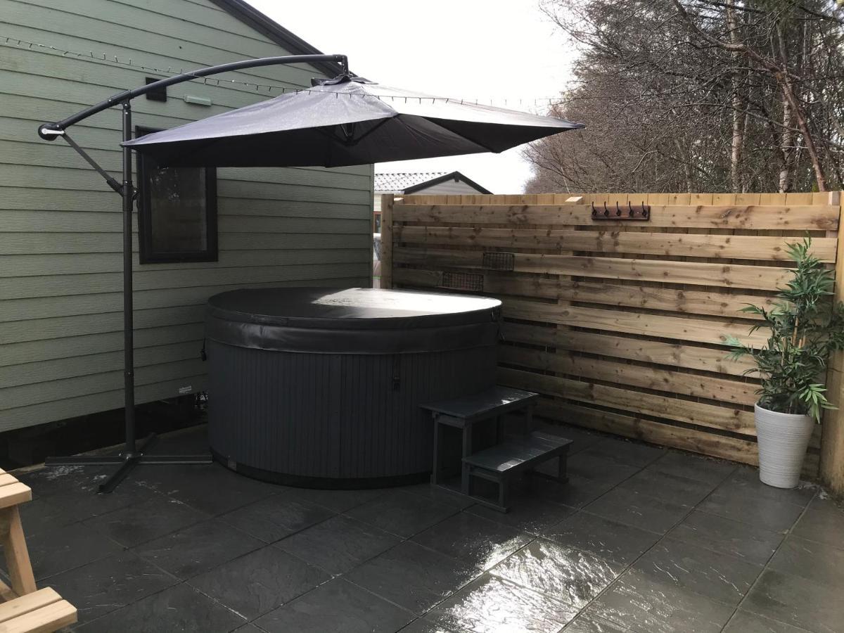 Lola Lodge - Luxury Hot Tub Retreat Newton on the Moor Exterior foto